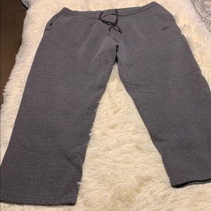 Men’s Nike Sweatpants.  Size XL